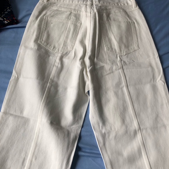 (SOLD)Women white pants - Picture 7 of 9